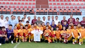 Премьер-министр Фам Минь Тьинь поддержал женскую сборную Вьетнама по футболу
