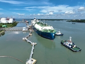 Судно Maran Gas Achilles с почти 70 000 тоннами СПГ пришвартовалось в порту Бариа-Вунгтау