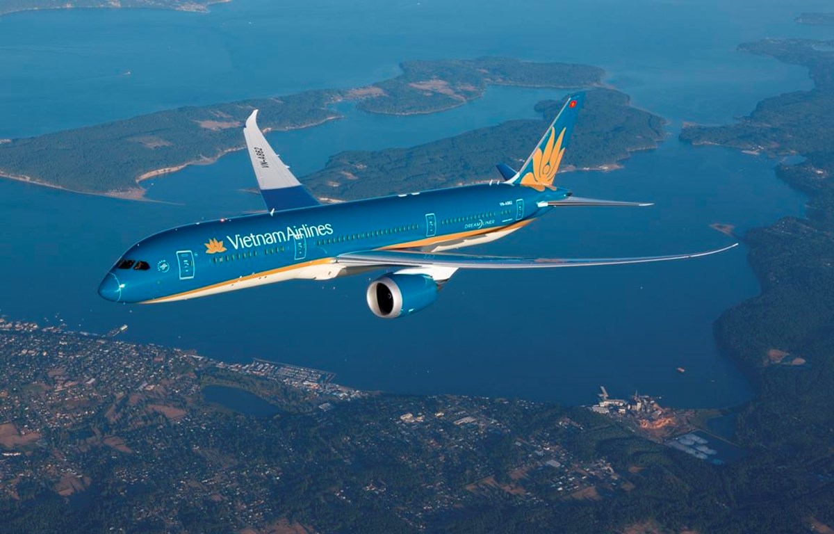 Самолёт Vietnam Airlines совершил аварийную посадку, чтобы спасти пассажира