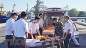 Своевременная доставка больного рыбака из Чыонгша на материк на лечение