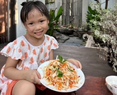 5-летняя девочка умеет готовить более 50 блюд