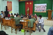 Вьетнамские пограничники выдали проездные документы жителям приграничных с Лаосом районов