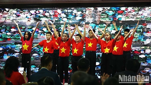 В РФ отметили день учителя Вьетнама