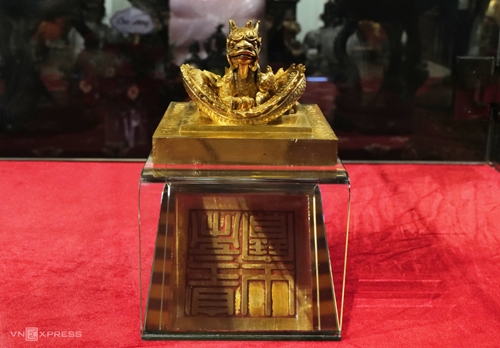 Как охраняется золотая печать «Сокровище императора» после репатриации