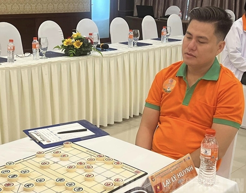 Вьетнамский шахматист завоевал золотую медаль на чемпионате мира по шахматам