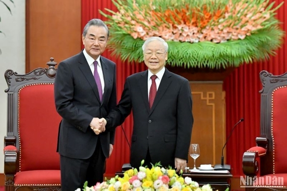 Генеральный секретарь ЦК КПВ Нгуен Фу Чонг принял Министра иностранных дел Китая Ван И
