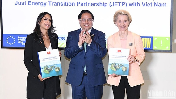 Премьер-министр Фам Минь Тьинь объявил план привлечения ресурсов JETP на COP28