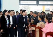 Президент Во Ван Тхыонг посетил общину, признанную деревной нового типа в провинции Куангнгай