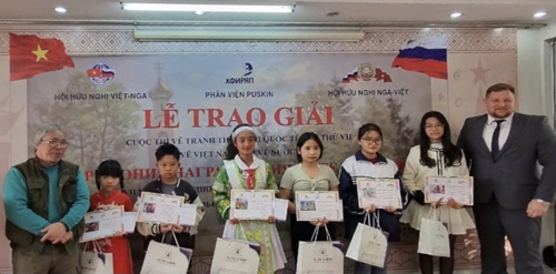 Прошла церемония награждения победителей конкурса «Я рисую Вьетнам – Я рисую Россию»