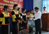 Вице-спикер парламента Нгуен Кхань Динь вручил новогодние подарки жителям провинции Ниньтхуан