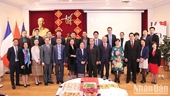 Делегация Посольства Лаоса во Франции поздравила сотрудников Посольства Вьетнама с Тэтом