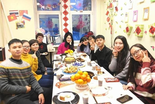 Вьетнамские студенты в России отмечают Тэт