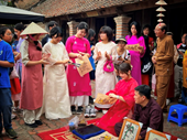 Иностранные гости во Вьетнаме «Ваш весенний фестиваль – мой Тет»