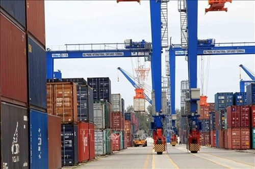 Вьетнам является 10-м по величине торговым партнером Сингапура