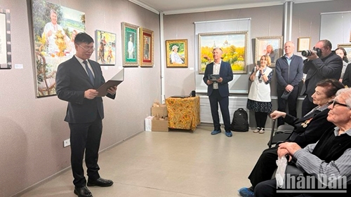Вьетнамско-российская выставка живописи «Семейные ценности»