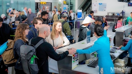 Поток пассажиров международных направлений в аэропорту Нойбай превысил рекордную отметку 2019 года