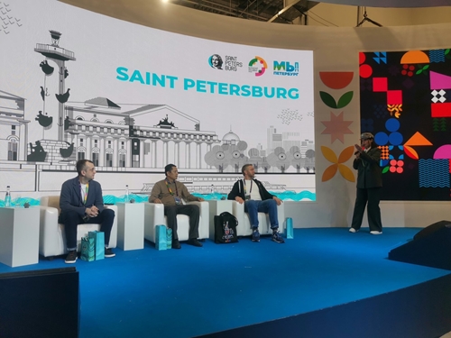 Вьетнам принял участие в диалоге на Всемирном фестивале молодёжи 2024 года в России