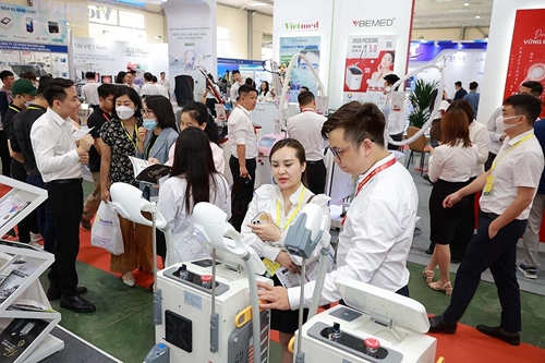 Международная специализированная выставка медицины и фармации - Vietnam Medi-Pharm 2024 привлекает более 500 стендов