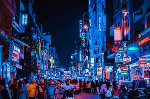 Город Хошимин вошел в топ 10 самых доступных ночных направлений 2024 года