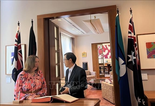 Председатель Сената Австралии выразила уверенность в дальнейшем развитии отношений с Вьетнамом