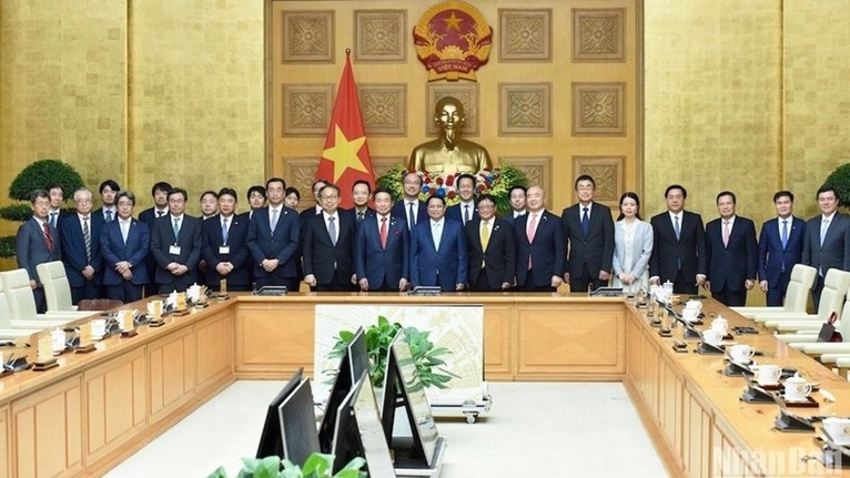 Премьер-министр Фам Минь Тьинь принял делегацию Японской федерации бизнеса