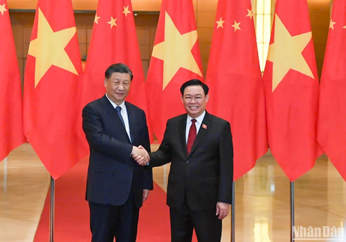 Постоянное укрепление отношений между НС Вьетнама и ВСНП
