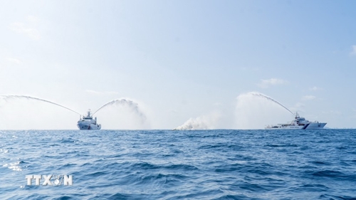 Морская полиция Вьетнама и береговая охрана Индии провели совместные учения по ликвидации разлива нефтепродуктов