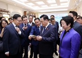 Председатель Национального собрания посетил Центр правового консультирования Хунцяо, город Шанхай