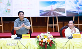 Премьер-министр Фам Минь Тинь провёл рабочую встречу с постоянным отделом парткома провинции Хоабинь