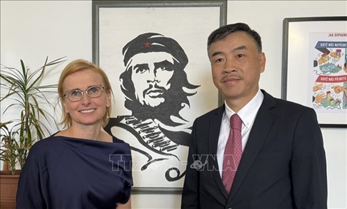 Коммунистическая партия Чехии и Моравии всегда считает Коммунистическую партию Вьетнама своим приоритетным партнером