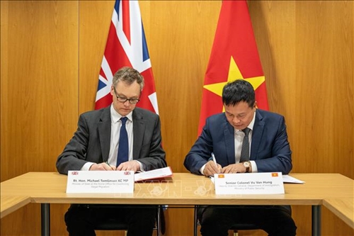 Вьетнам и Великобритания подписали соглашение о сотрудничестве в борьбе с нелегальной миграцией