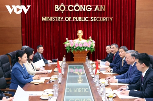 Министр общественной безопасности То Лам принял министра юстиции КНР