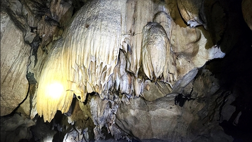 В Тханьхоа обнаружена пещера с потрясающей красотой