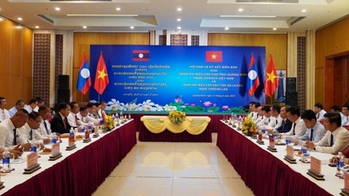 Содействие сотрудничеству между провинциями Куангбинь и Сараван Лаос