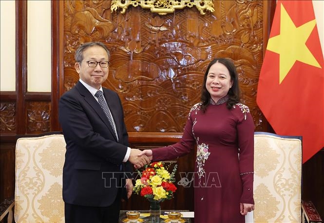Исполняющая обязанности президента Во Тхи Ань Суан приняла посла Японии и попрощалась