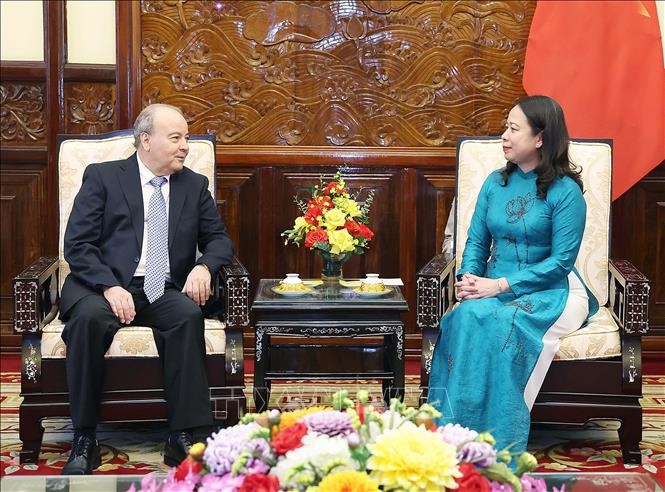 Временно исполняющая обязанности президента Во Тхи Ань Суан приняла посла Алжира в связи с окончанием срока его полномочий во Вьетнаме