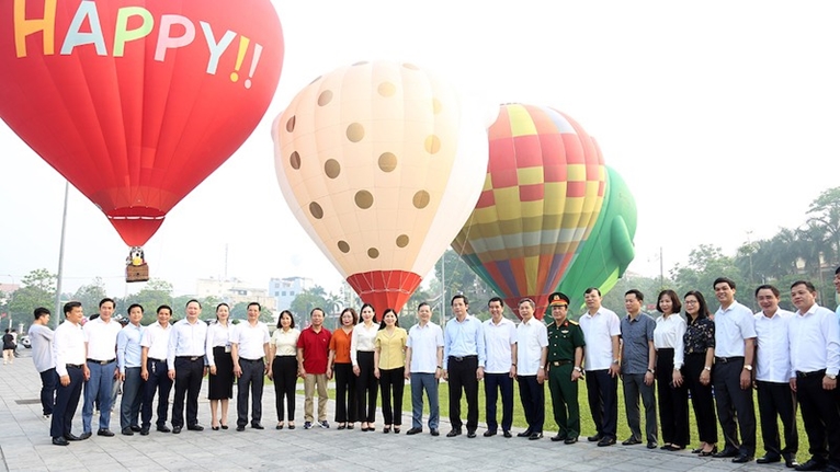 Открылся крупнейший фестиваль воздушных шаров во Вьетнаме