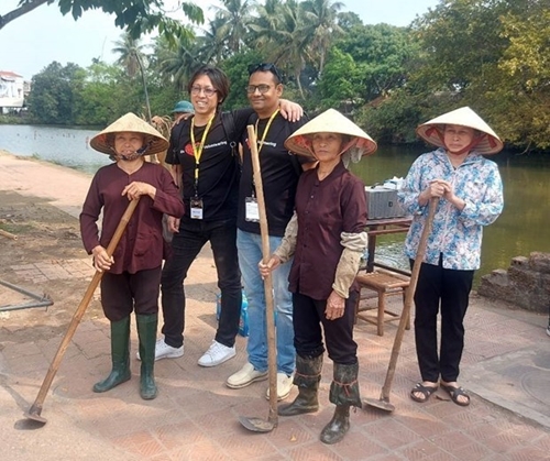 Экскурсии по экофермам Ханоя привлекают иностранных туристов