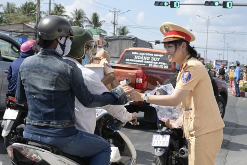 Премьер-министр Вьетнама направил похвальное письмо силам дорожной полиции