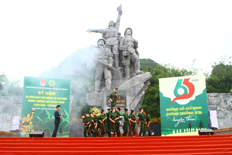 Более 10 провинций Вьетнама приняли участие в праздновании 65-летия открытия дороги Чыонгшон
