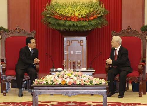 El secretario general del Partido Comunista de Vietnam recibe al primer ministro de Laos