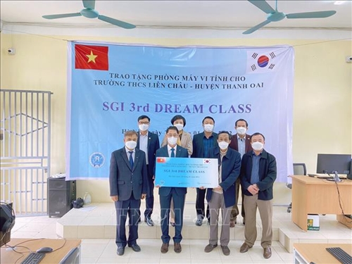 Donado un laboratorio de computación a estudiantes de Hanói desde la República de Corea