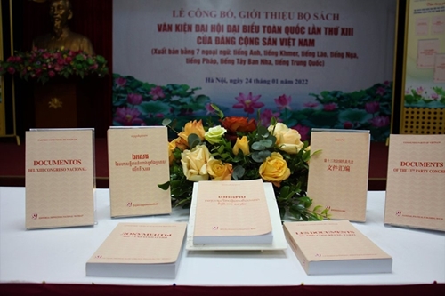Presentados los libros con los documentos del Congreso del Partido en siete idiomas