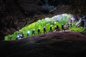 Sumergirse en la maravilla de la cueva de Tu Lan