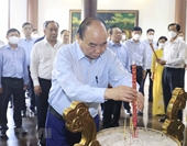 El jefe de Estado visita la zona en memoria del padre del presidente Ho Chi Minh