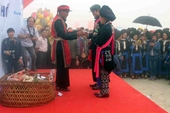 El rito “Pái tòng”, una ceremonia indispensable en las bodas de la comunidad étnica Dao Khau