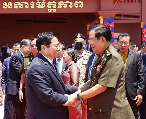 Viceprimer ministro camboyano destaca relaciones sostenibles, profundas e integrales con Vietnam