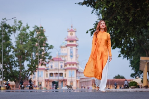 Descubren destinos famosos en Tay Ninh con la finalista Hoang My