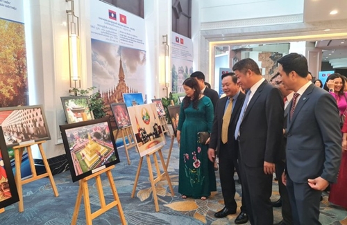 Exposición mejora la relación Hanói - Vientiane