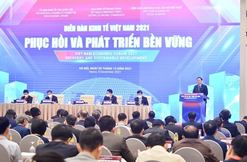 Presidente de la Asamblea Nacional inspecciona preparativos para el Foro Socioeconómico de Vietnam 2022